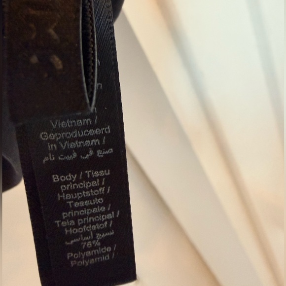 Skims Fits Everybody Black Triangle Bralette - Picture 5 of 8